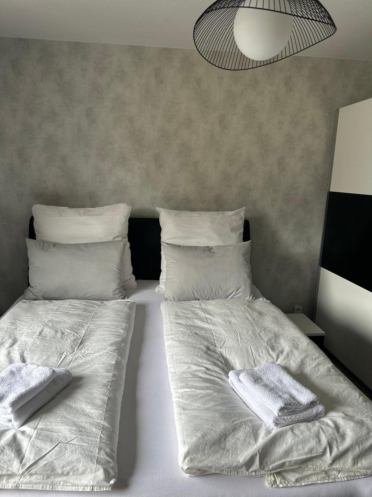 Fewo Am Deich 1 Zentral Mit Stadtblick Und Kontaktloser Check In Bremerhaven Buitenkant foto